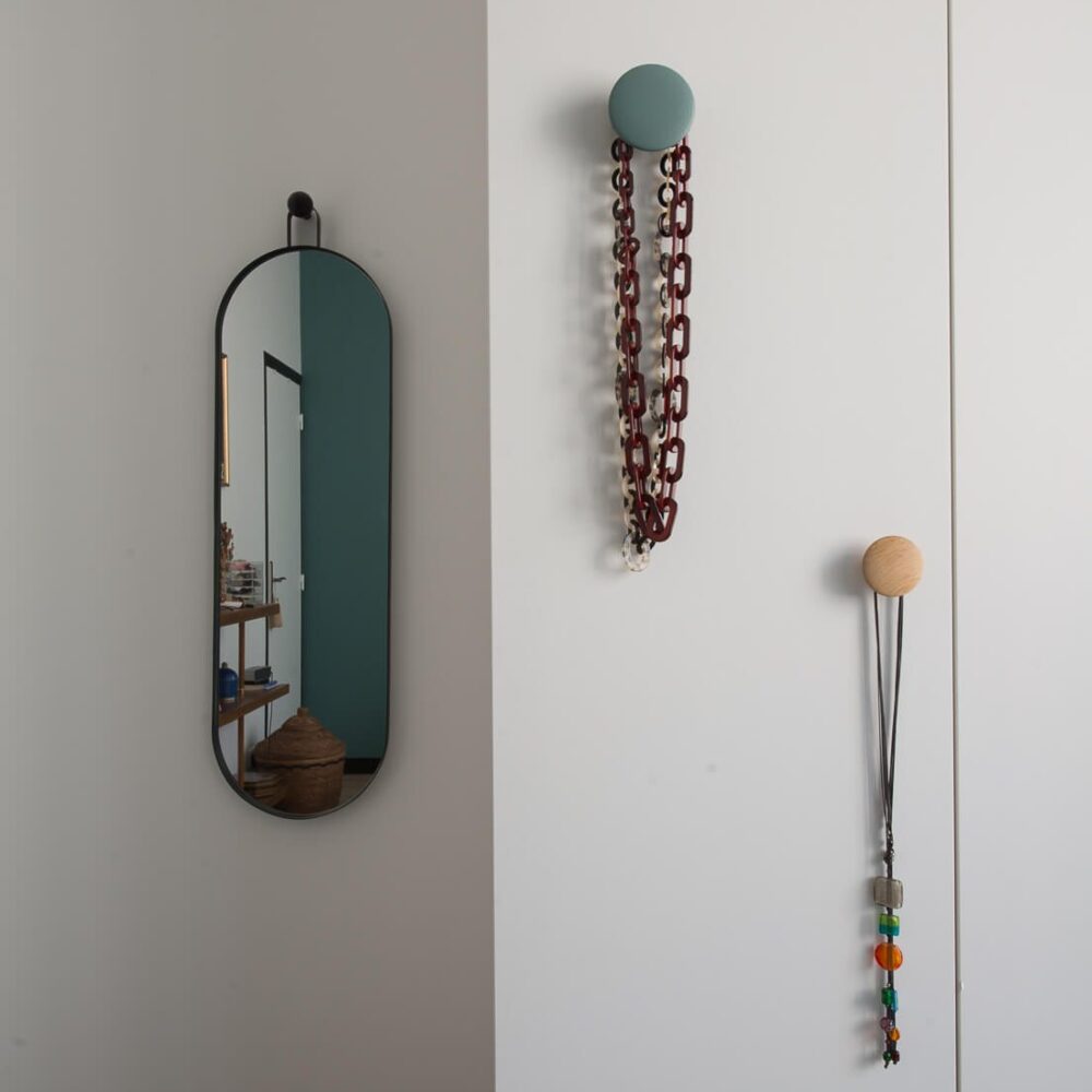 détail déco dans la chambre du loft des années 1930. immobilière 21juin