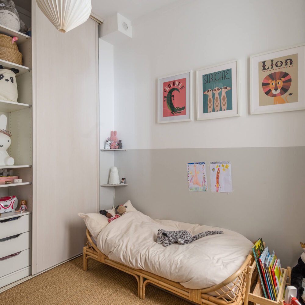 petite chambre ou bureau de l'appartement canal saint-martin. 21juin.immo.