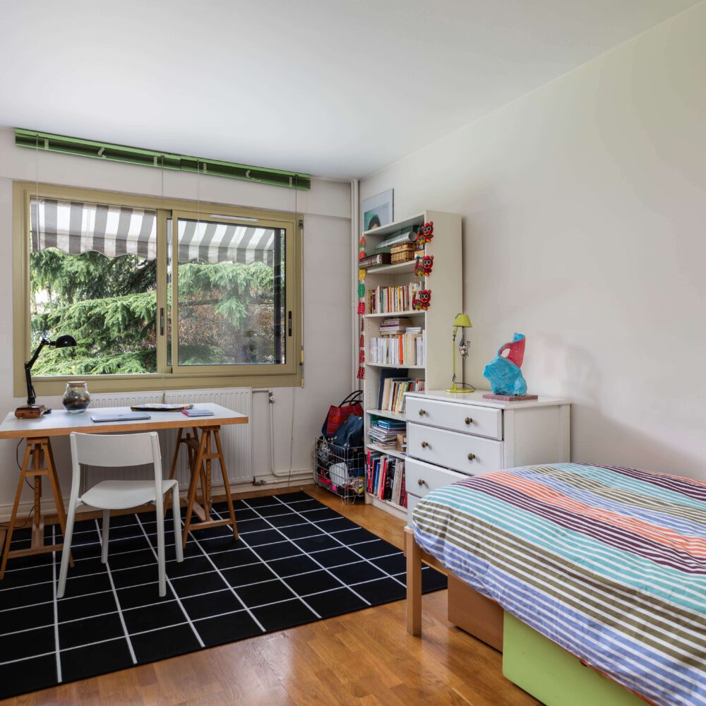 troisième chambre sur quatre d'un appartement en vente parc de béarn à Saint-Cloud. 21juin.immo
