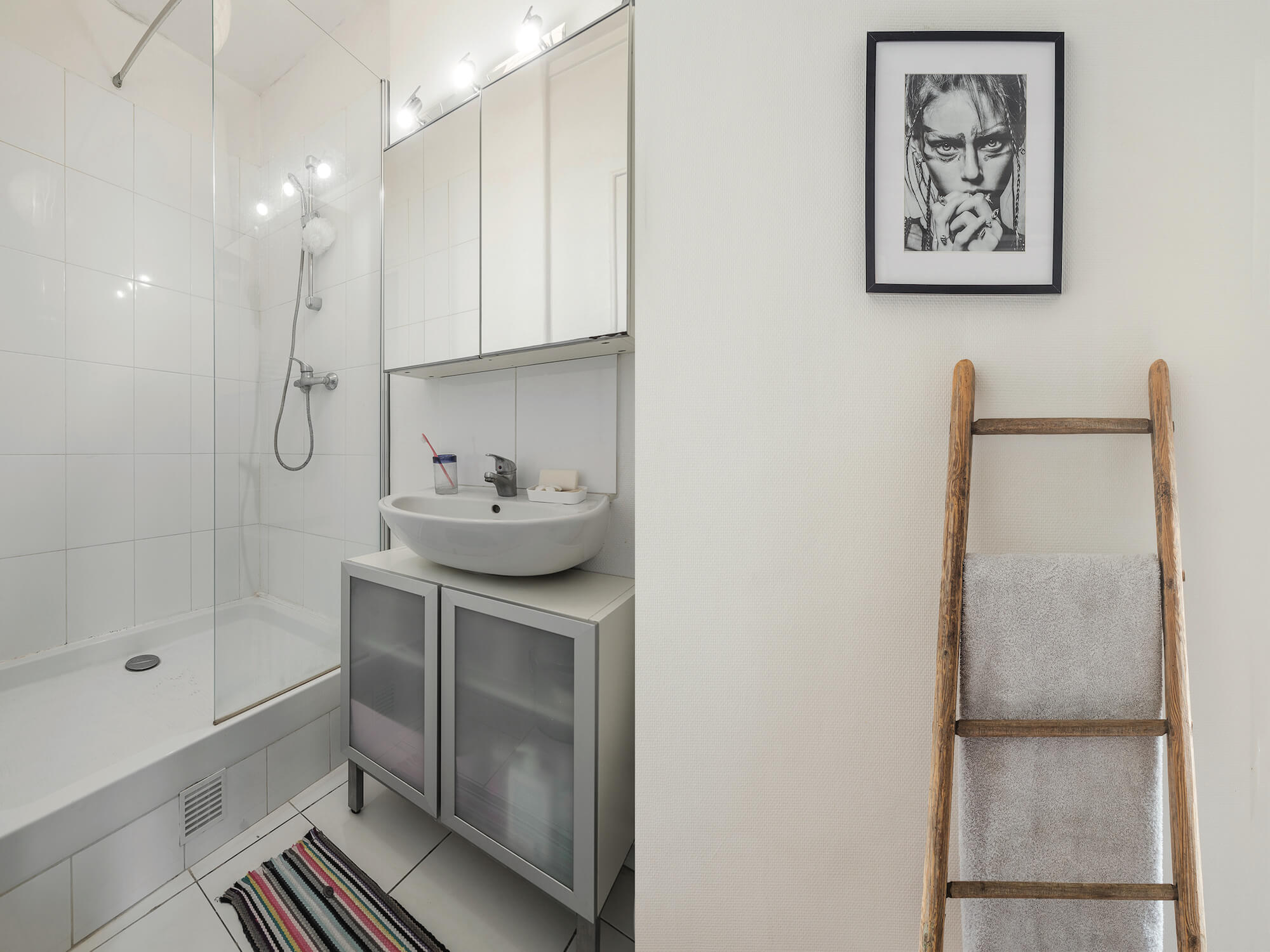 salle d'eau avec douche confortable pour cet apparetement de deux pièces en evnte rue de Vaucouleurs à Paris 11, quartier Oberkampf, Jean-pierre Timbaud. 21juin.immo